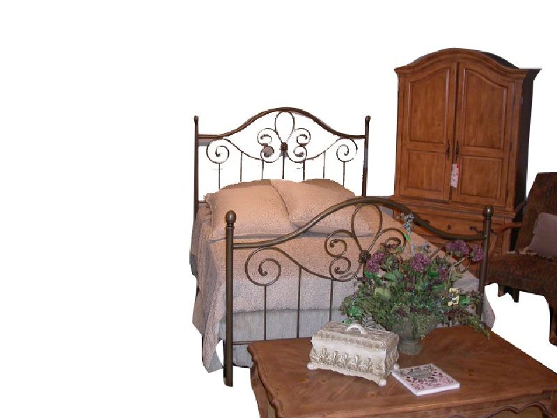 Fleurdelis Queen Bed